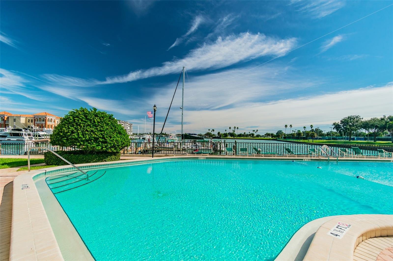 PARADISE ISLAND TOWERS CONDO - Residential