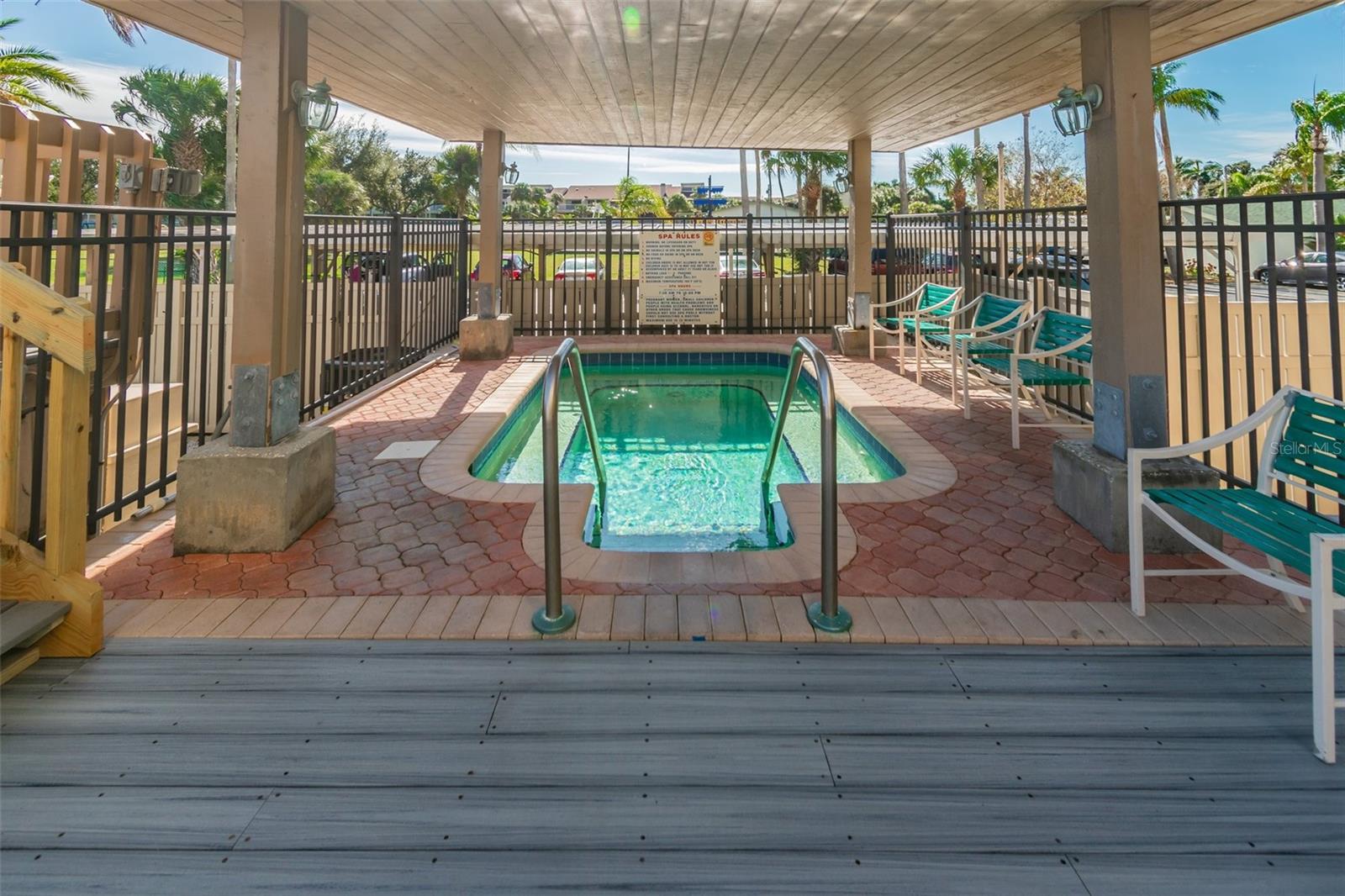 PARADISE ISLAND TOWERS CONDO - Residential