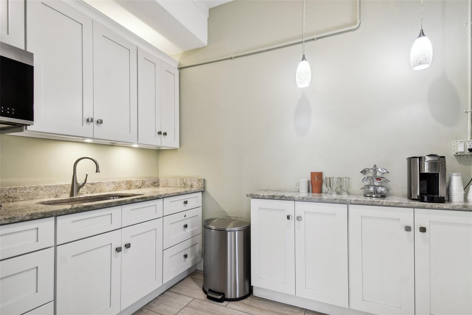 PARADISE ISLAND TOWERS CONDO - Residential