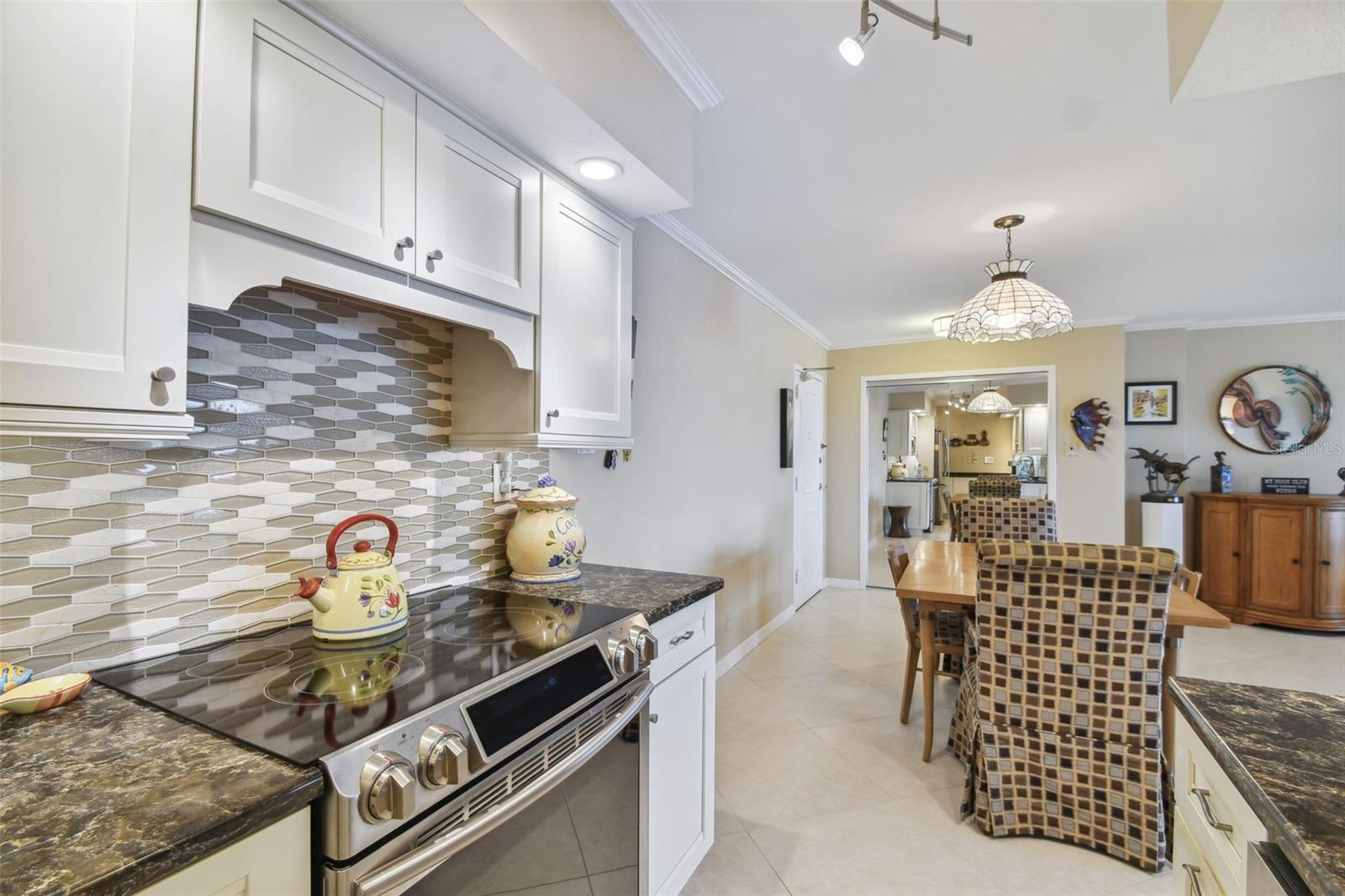 PARADISE ISLAND TOWERS CONDO - Residential