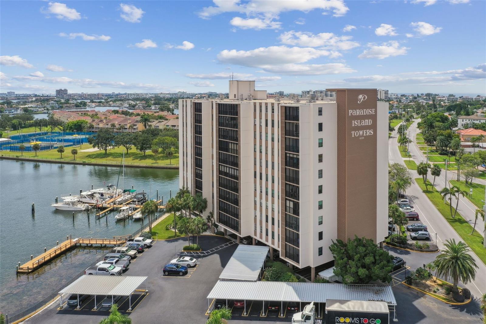PARADISE ISLAND TOWERS CONDO - Residential