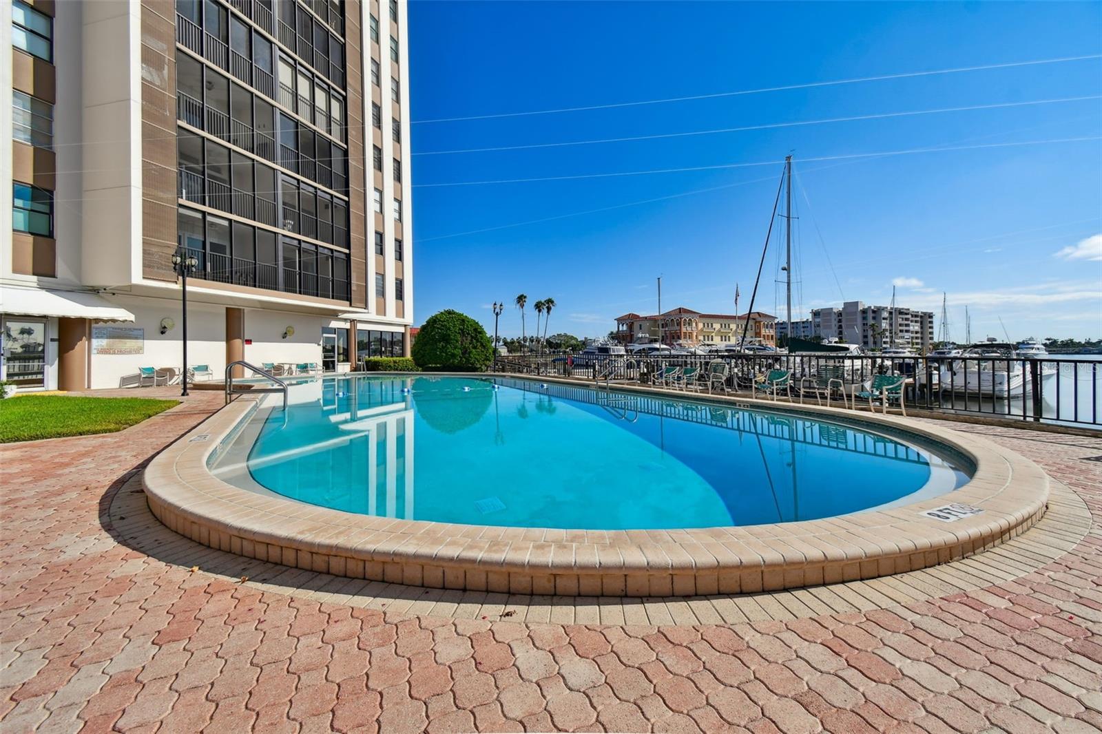 PARADISE ISLAND TOWERS CONDO - Residential