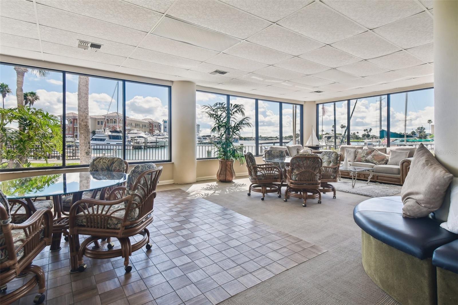 PARADISE ISLAND TOWERS CONDO - Residential