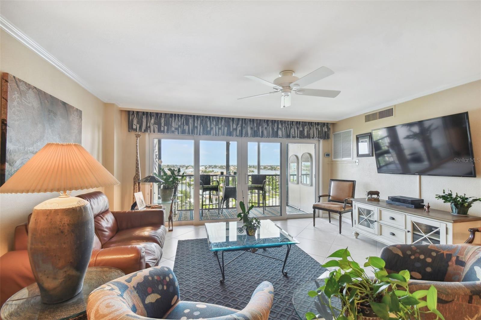 PARADISE ISLAND TOWERS CONDO - Residential