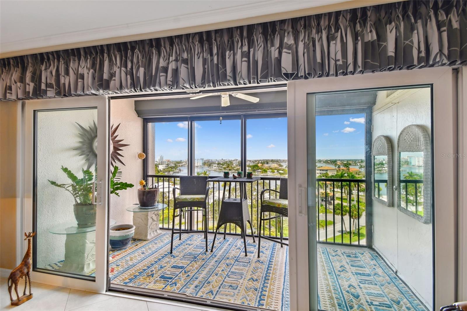 PARADISE ISLAND TOWERS CONDO - Residential