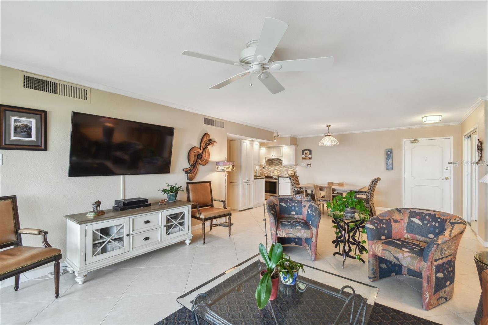 PARADISE ISLAND TOWERS CONDO - Residential