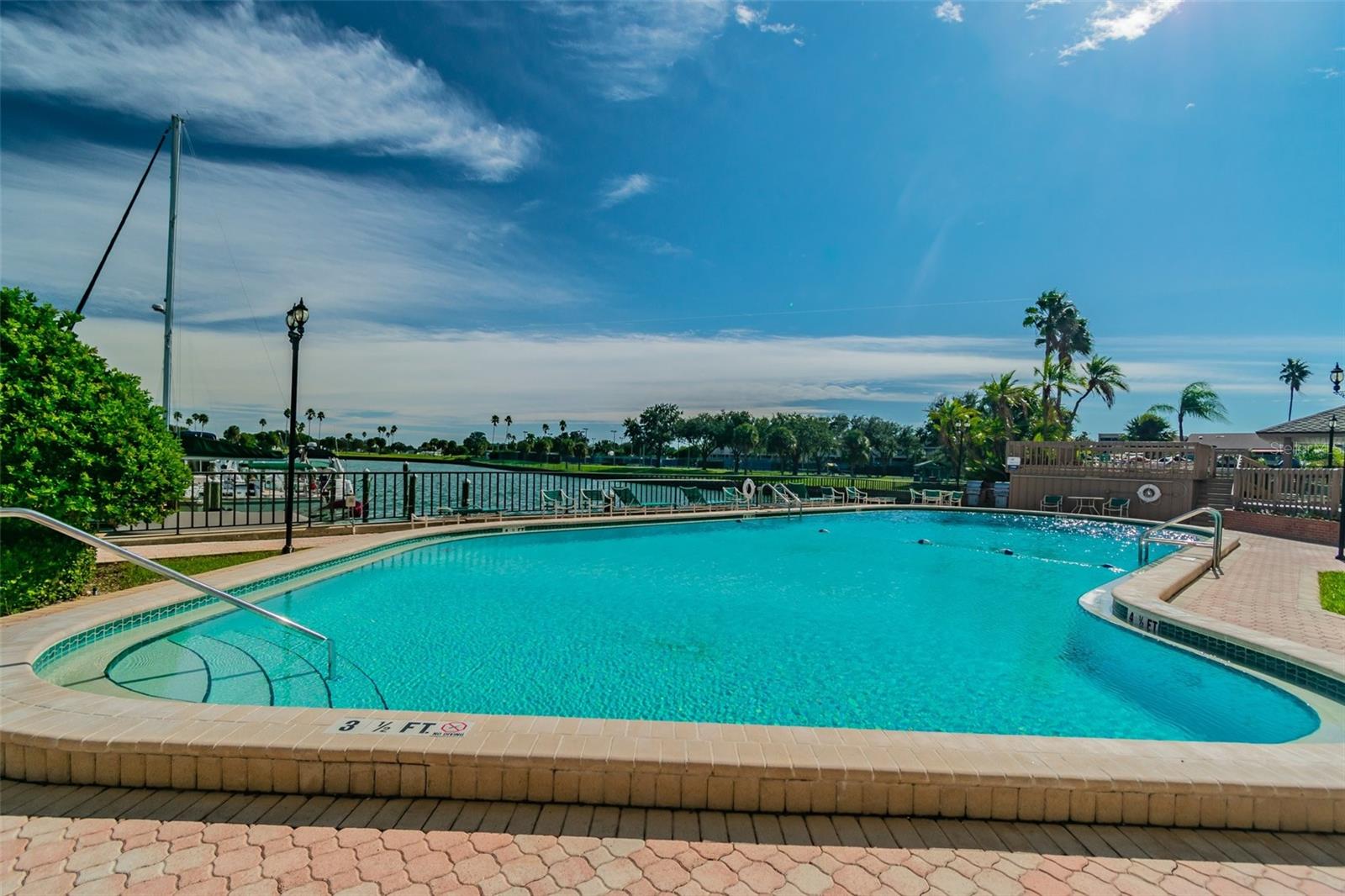 PARADISE ISLAND TOWERS CONDO - Residential
