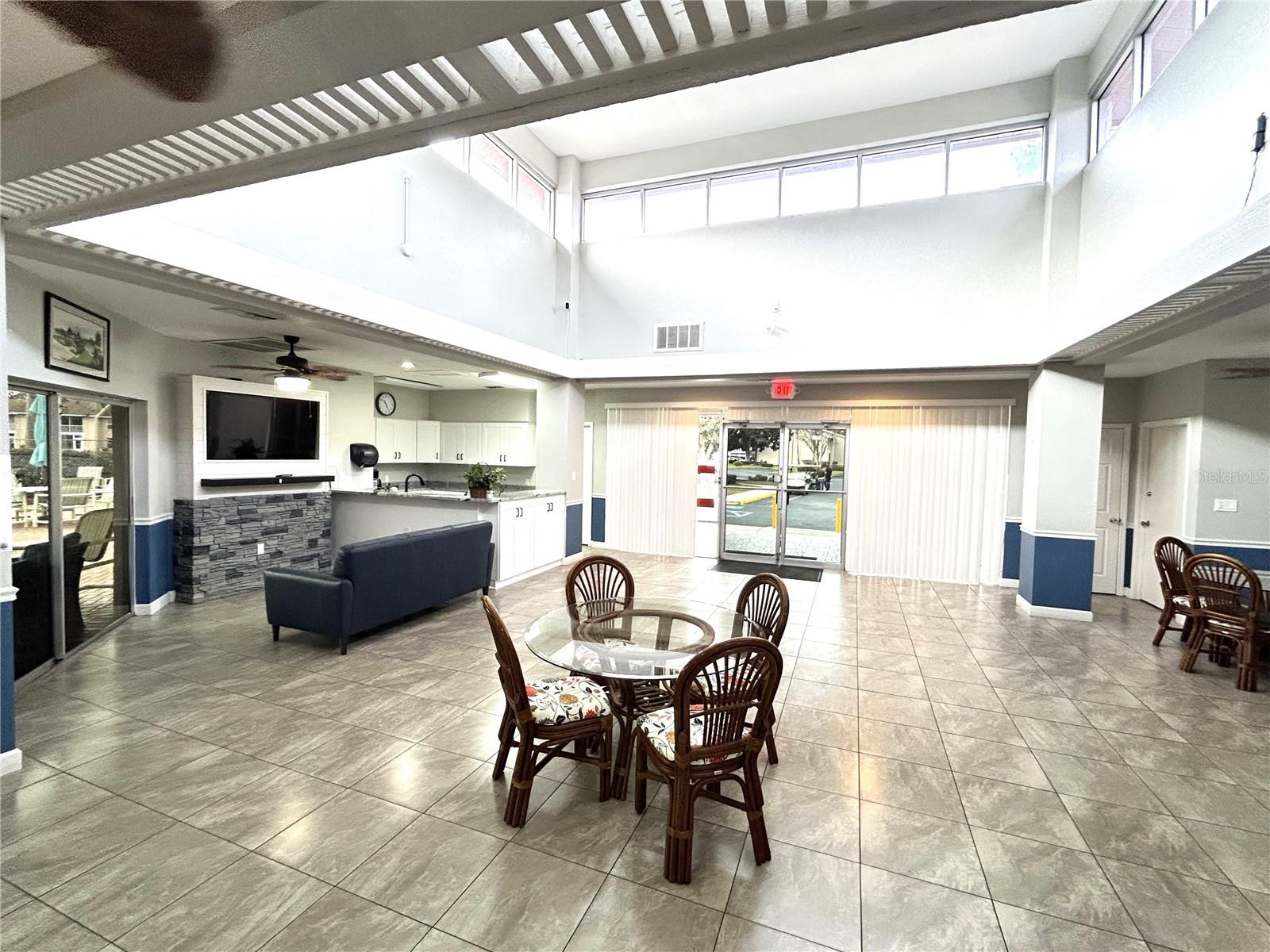 SUNNYBROOK CONDO 1 - Residential