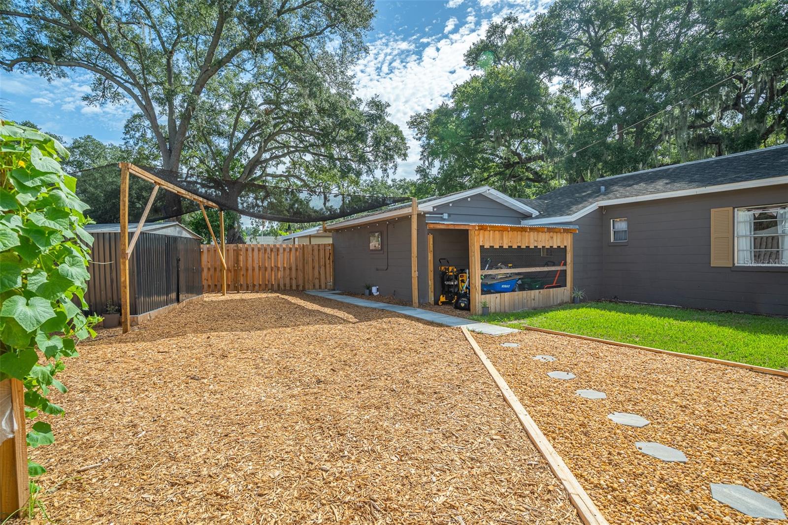 LENA VISTA SUB - Residential