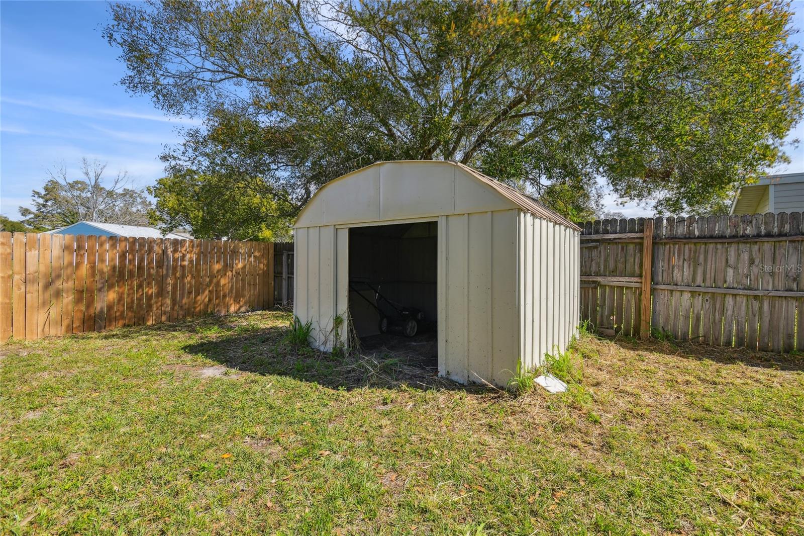 LAKE ST GEORGE-UNIT VII - Residential Lease