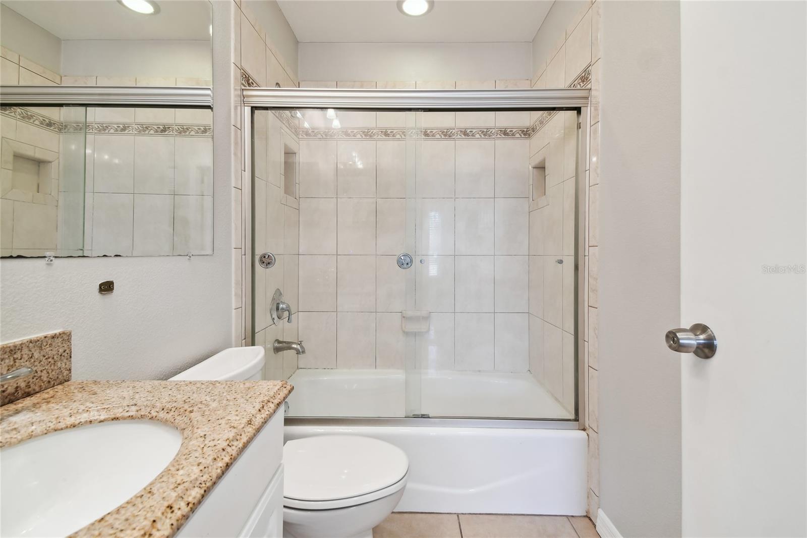 LAKE ST GEORGE-UNIT VII - Residential Lease