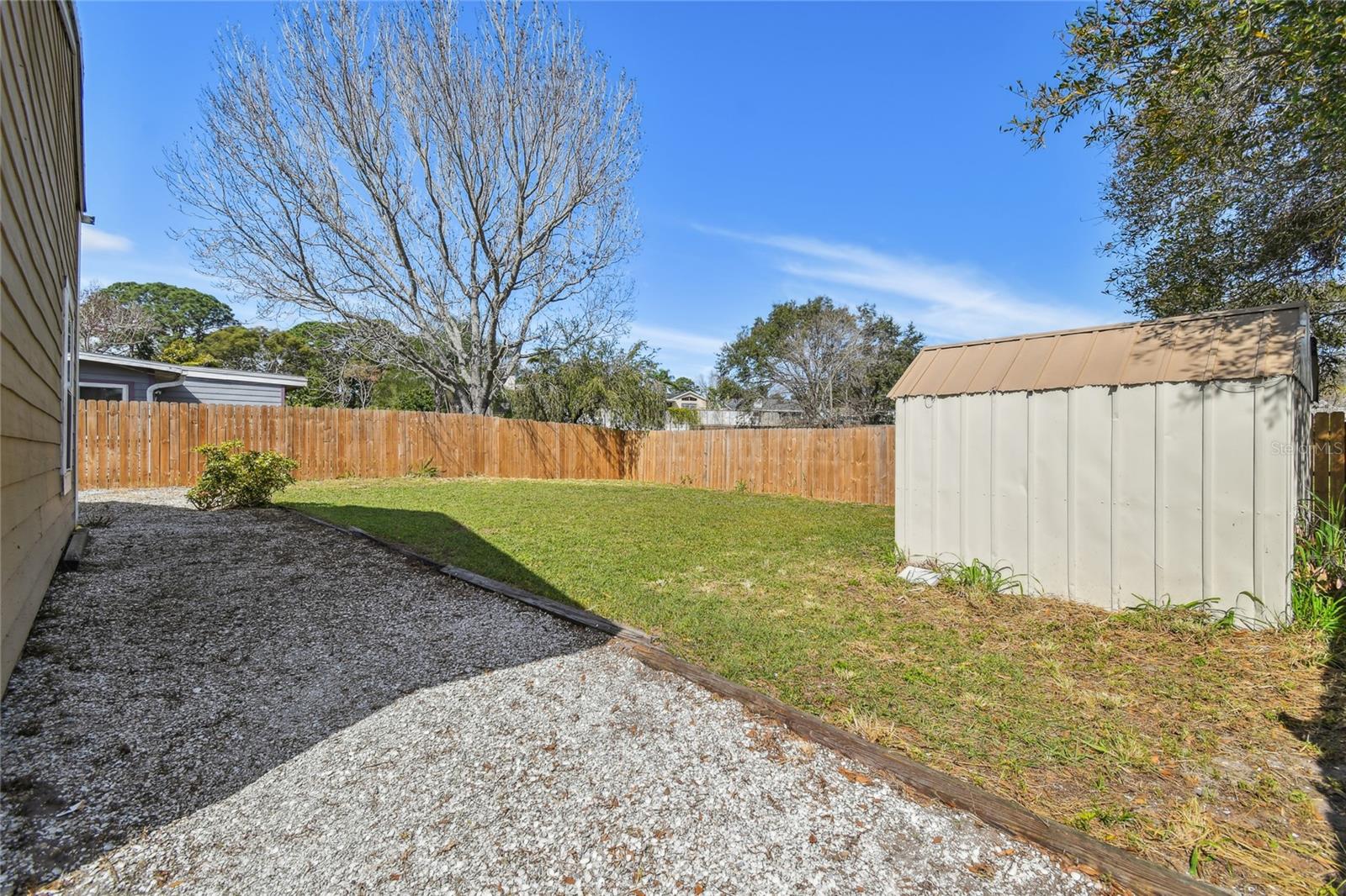 LAKE ST GEORGE-UNIT VII - Residential Lease