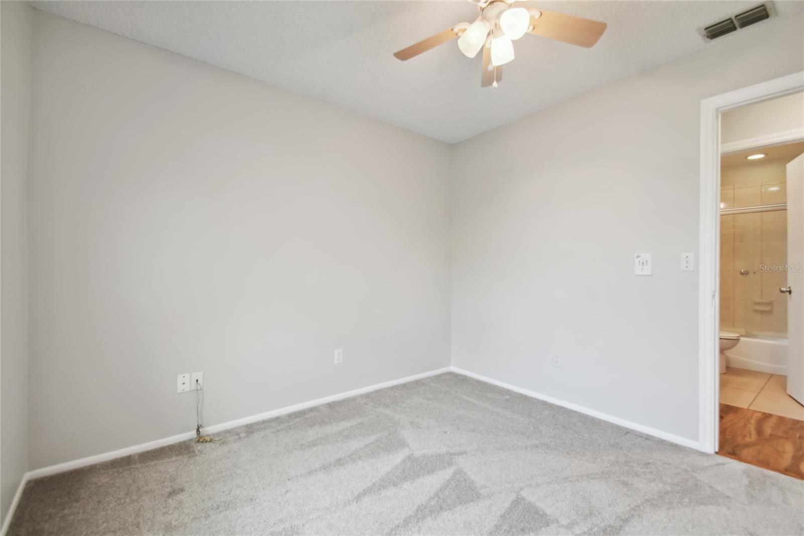 LAKE ST GEORGE-UNIT VII - Residential Lease