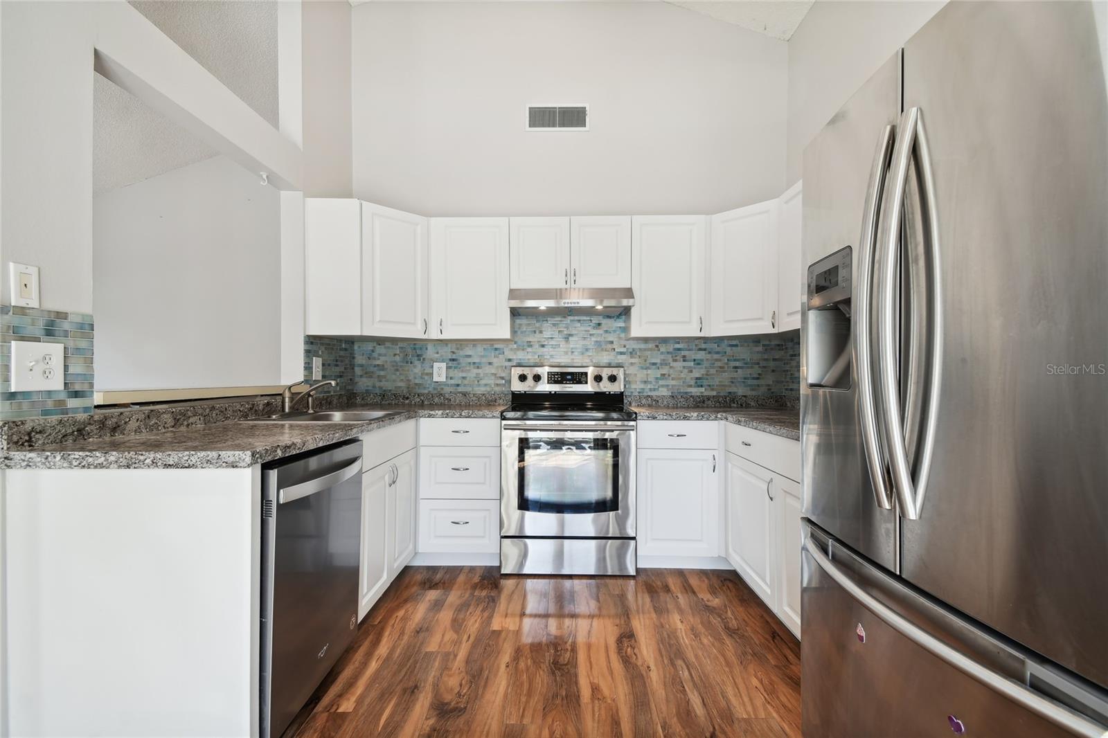 LAKE ST GEORGE-UNIT VII - Residential Lease