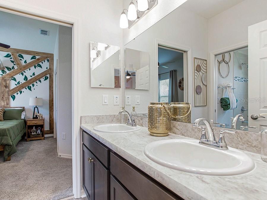 SUMMERCREST - Residential