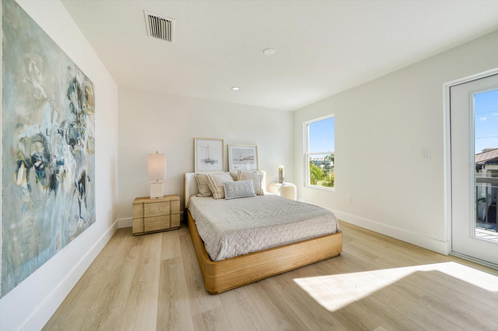 BAYSIDE SUB - Residential