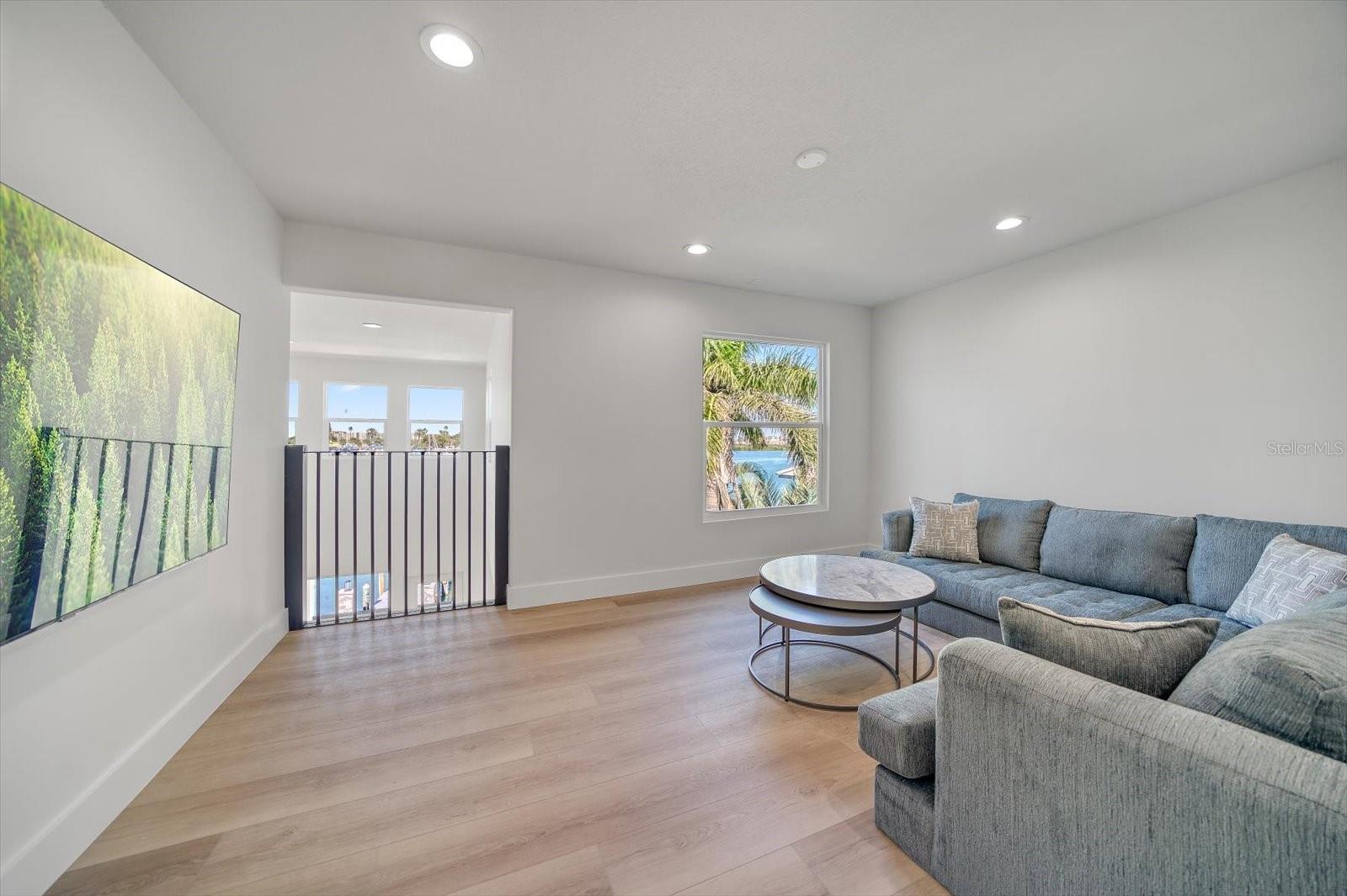BAYSIDE SUB - Residential