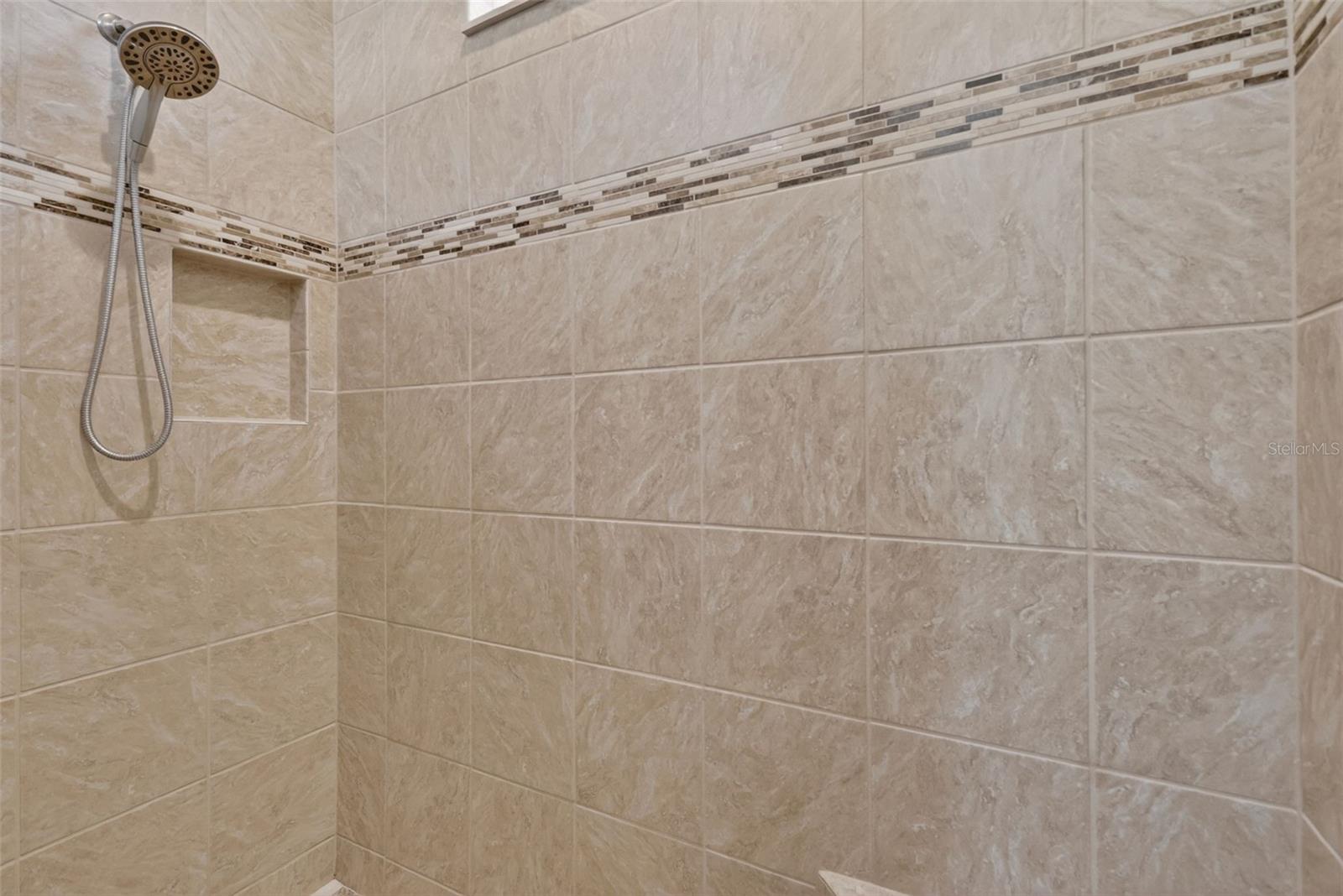 LAKESIDE LANDINGS - Residential