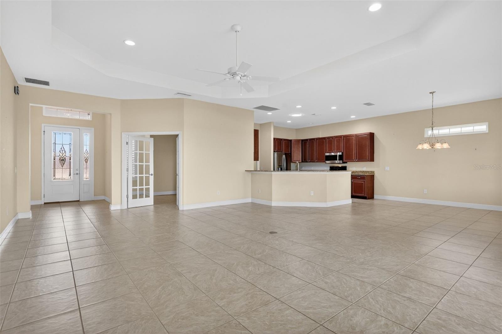 LAKESIDE LANDINGS - Residential