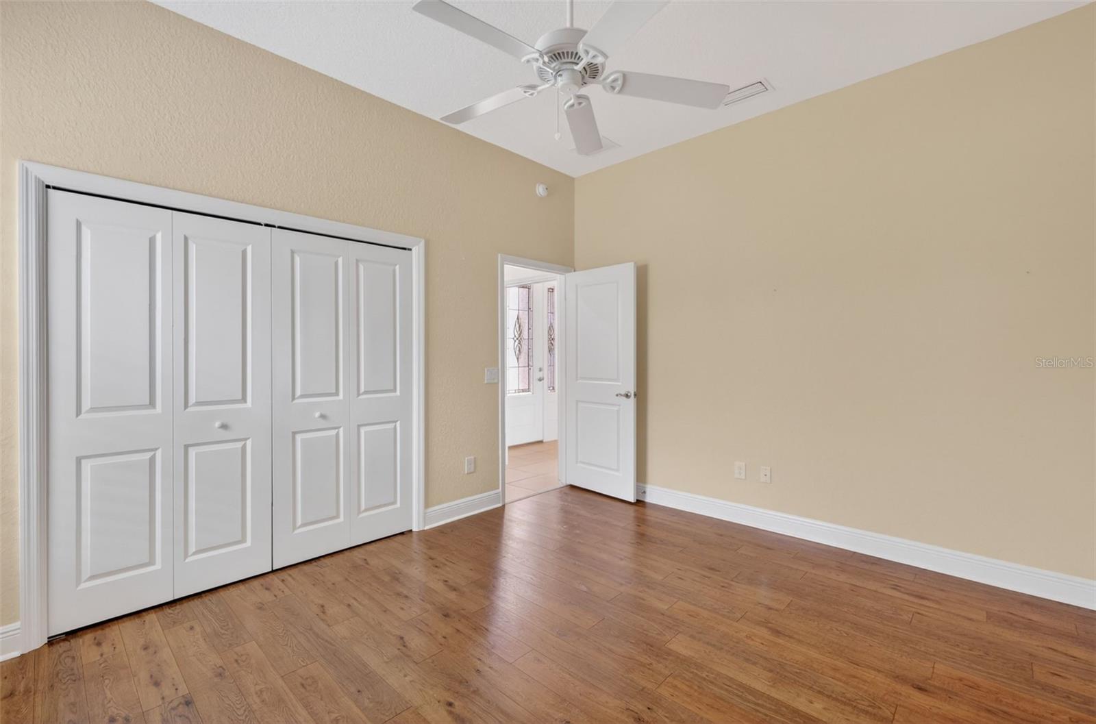 LAKESIDE LANDINGS - Residential
