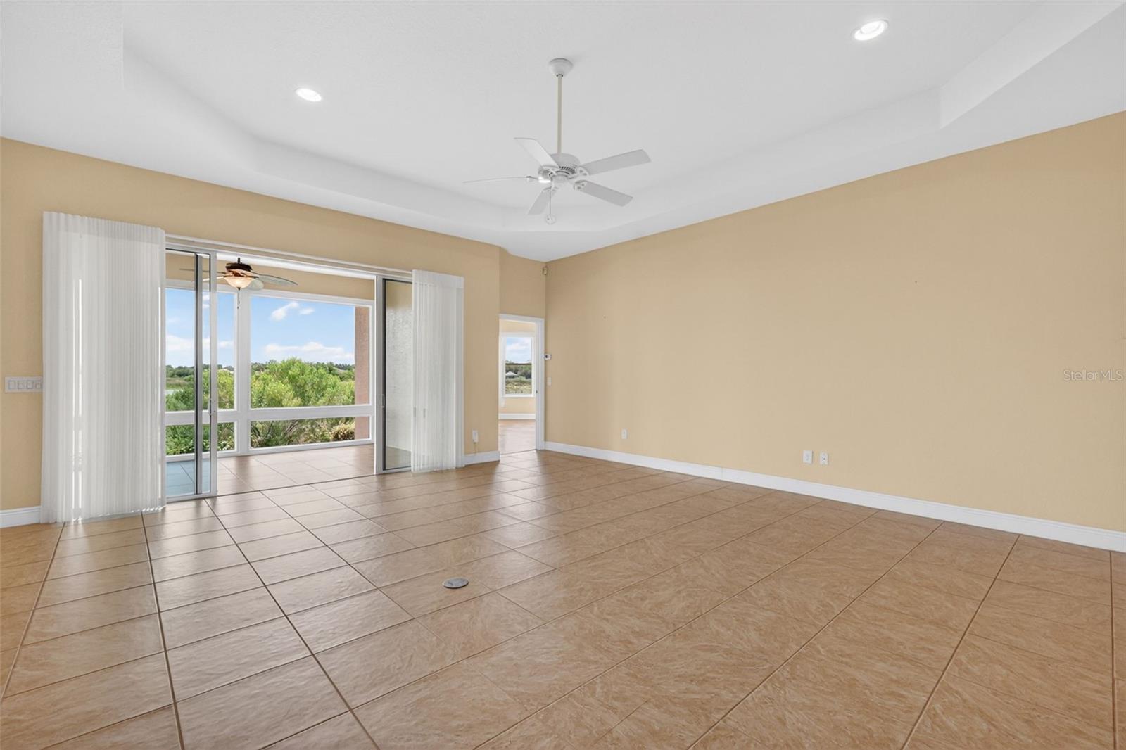 LAKESIDE LANDINGS - Residential