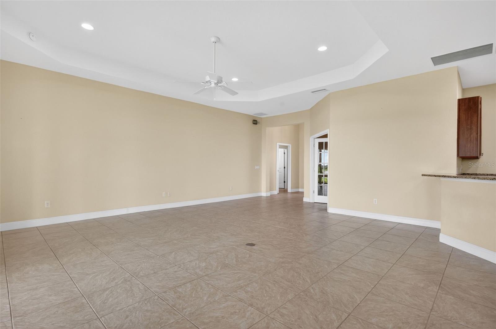 LAKESIDE LANDINGS - Residential