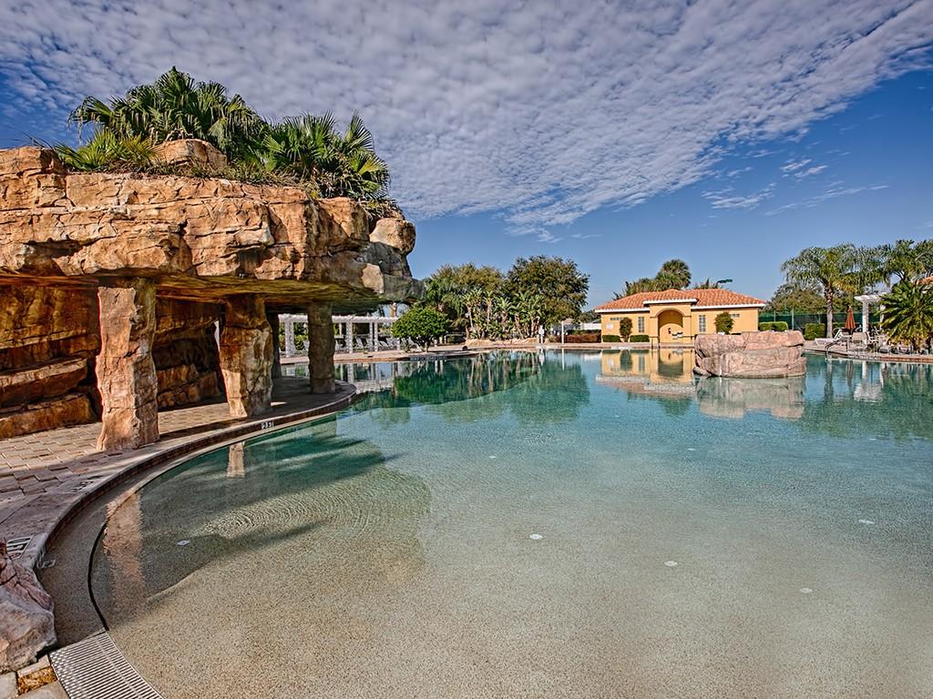 LAKESIDE LANDINGS - Residential