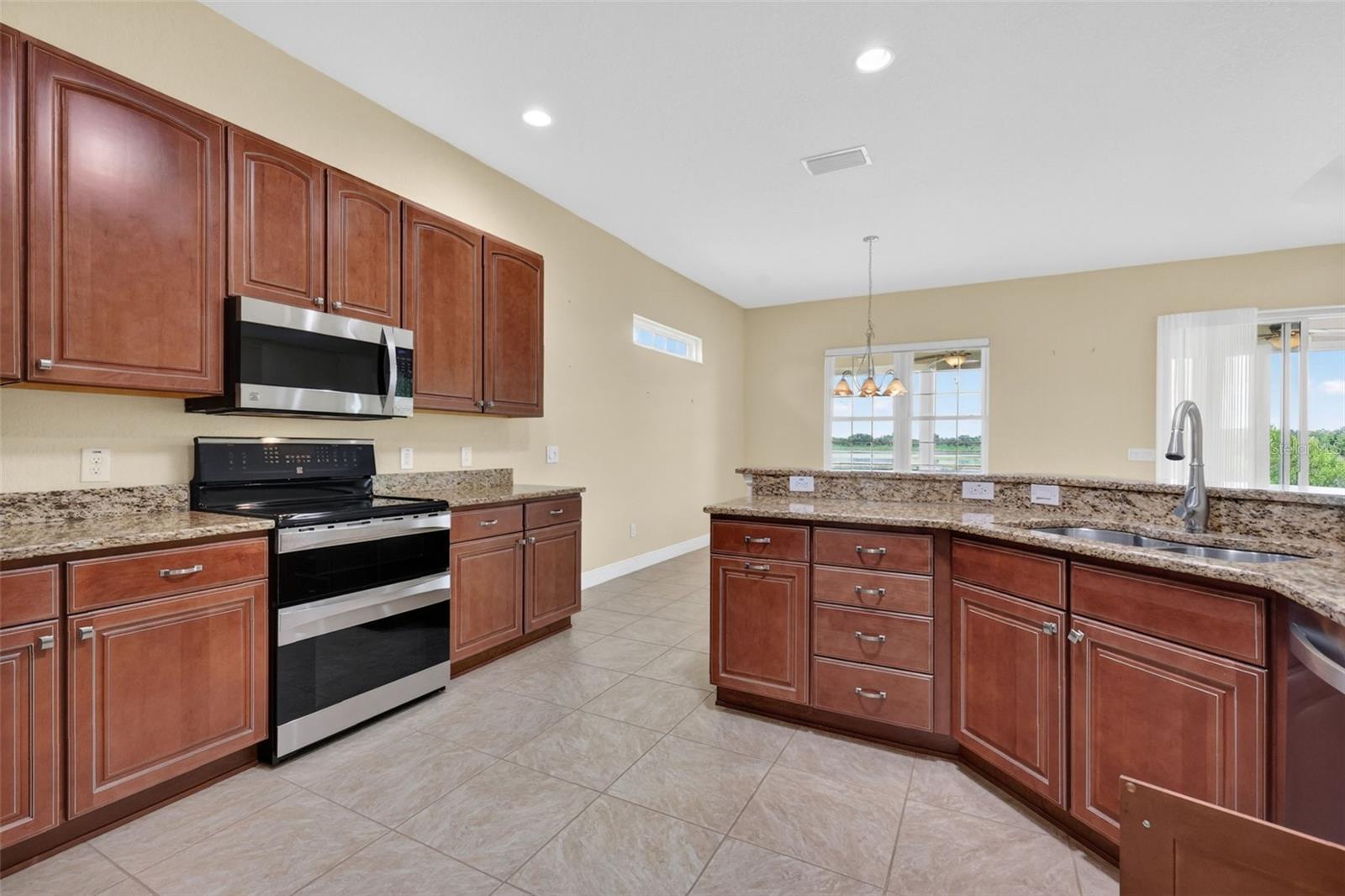 LAKESIDE LANDINGS - Residential