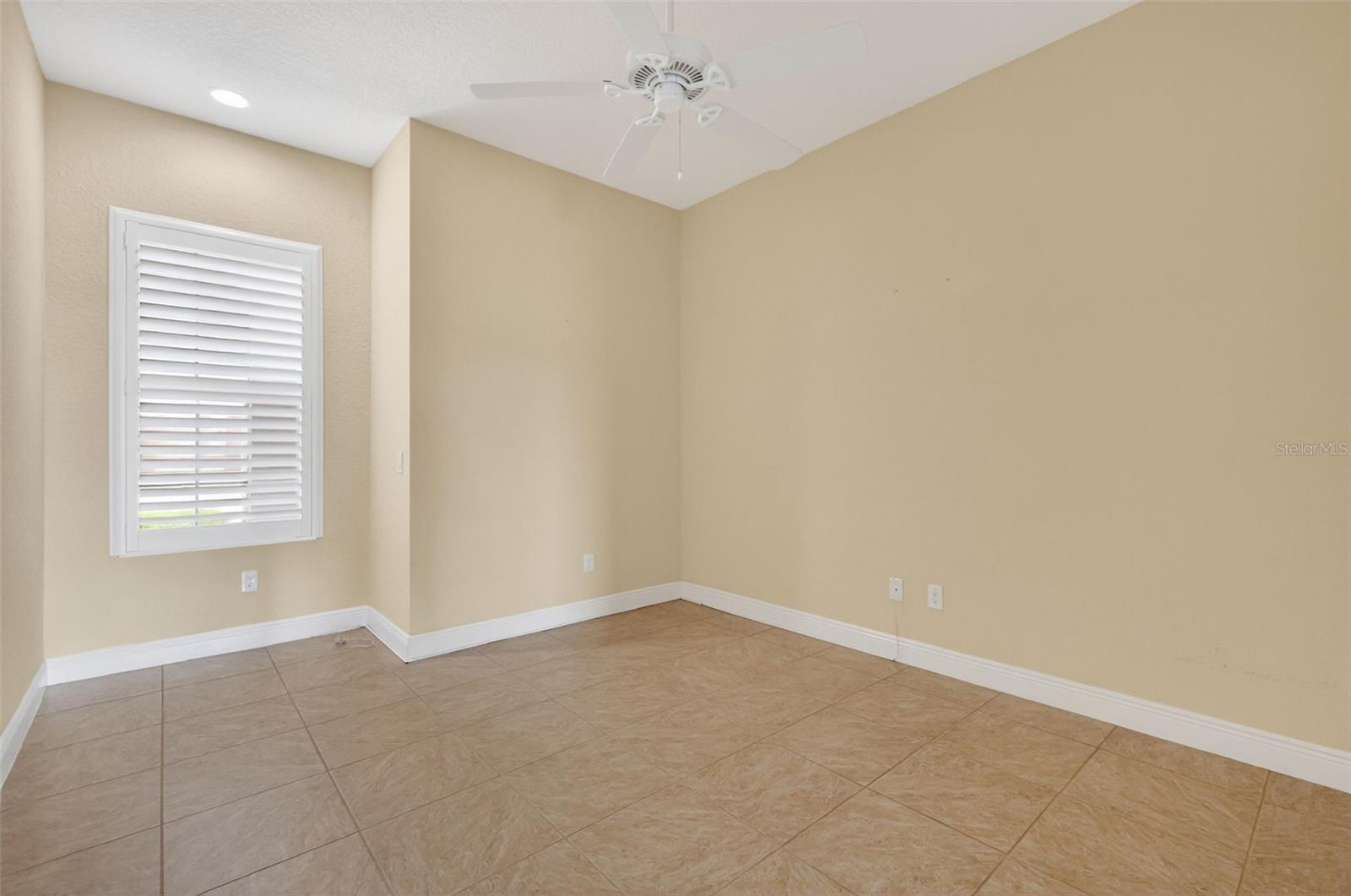 LAKESIDE LANDINGS - Residential