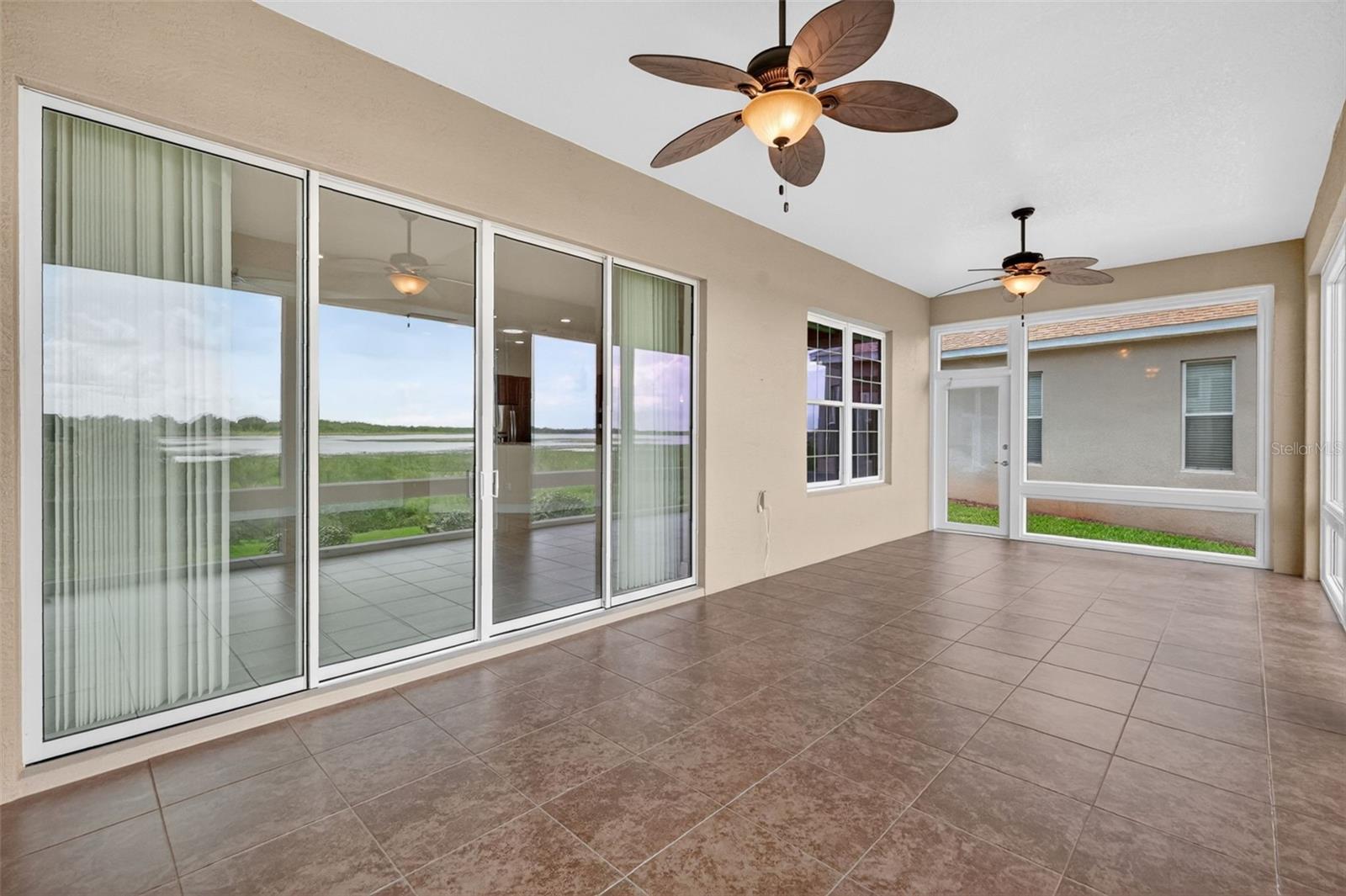 LAKESIDE LANDINGS - Residential