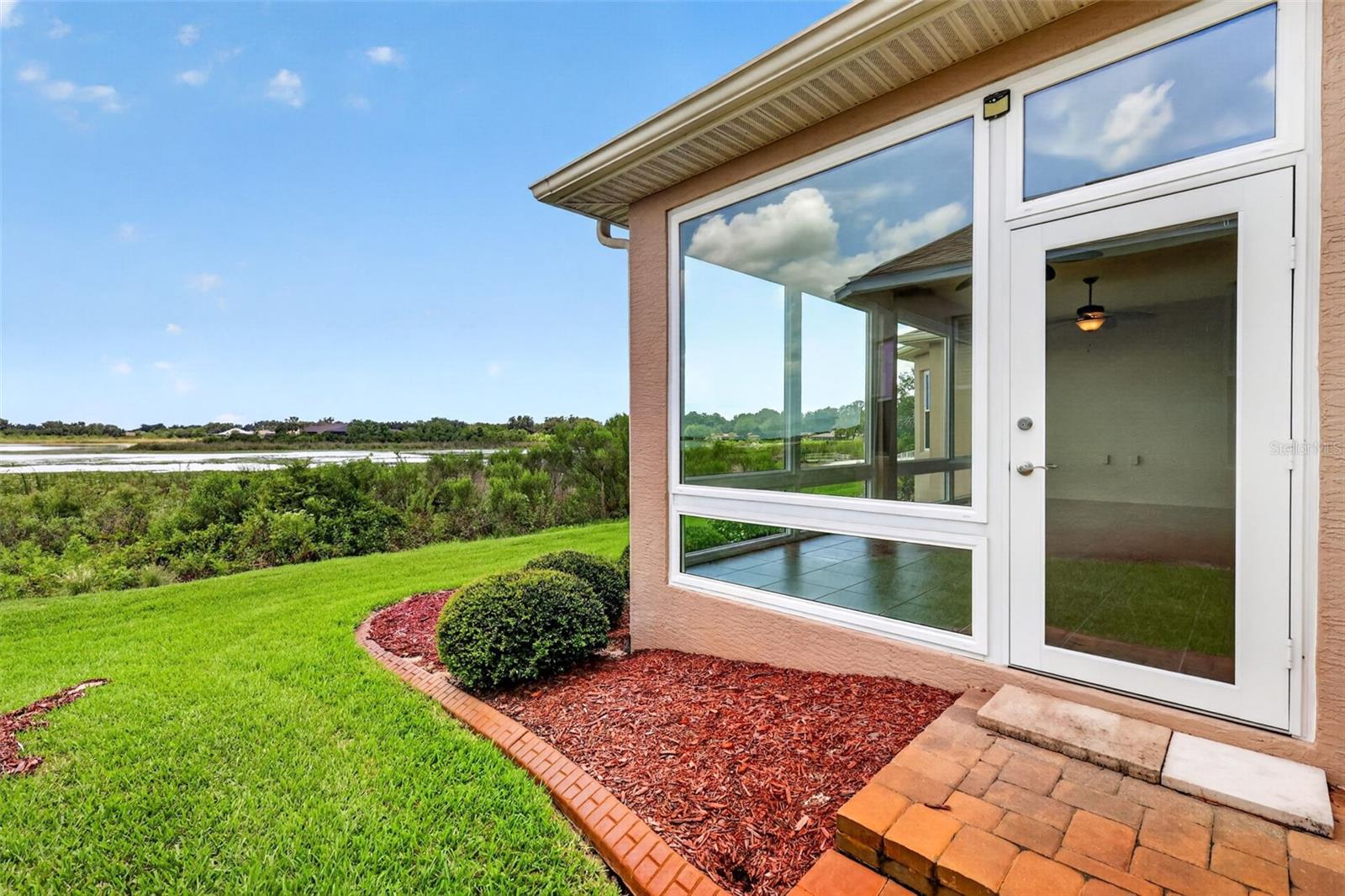 LAKESIDE LANDINGS - Residential