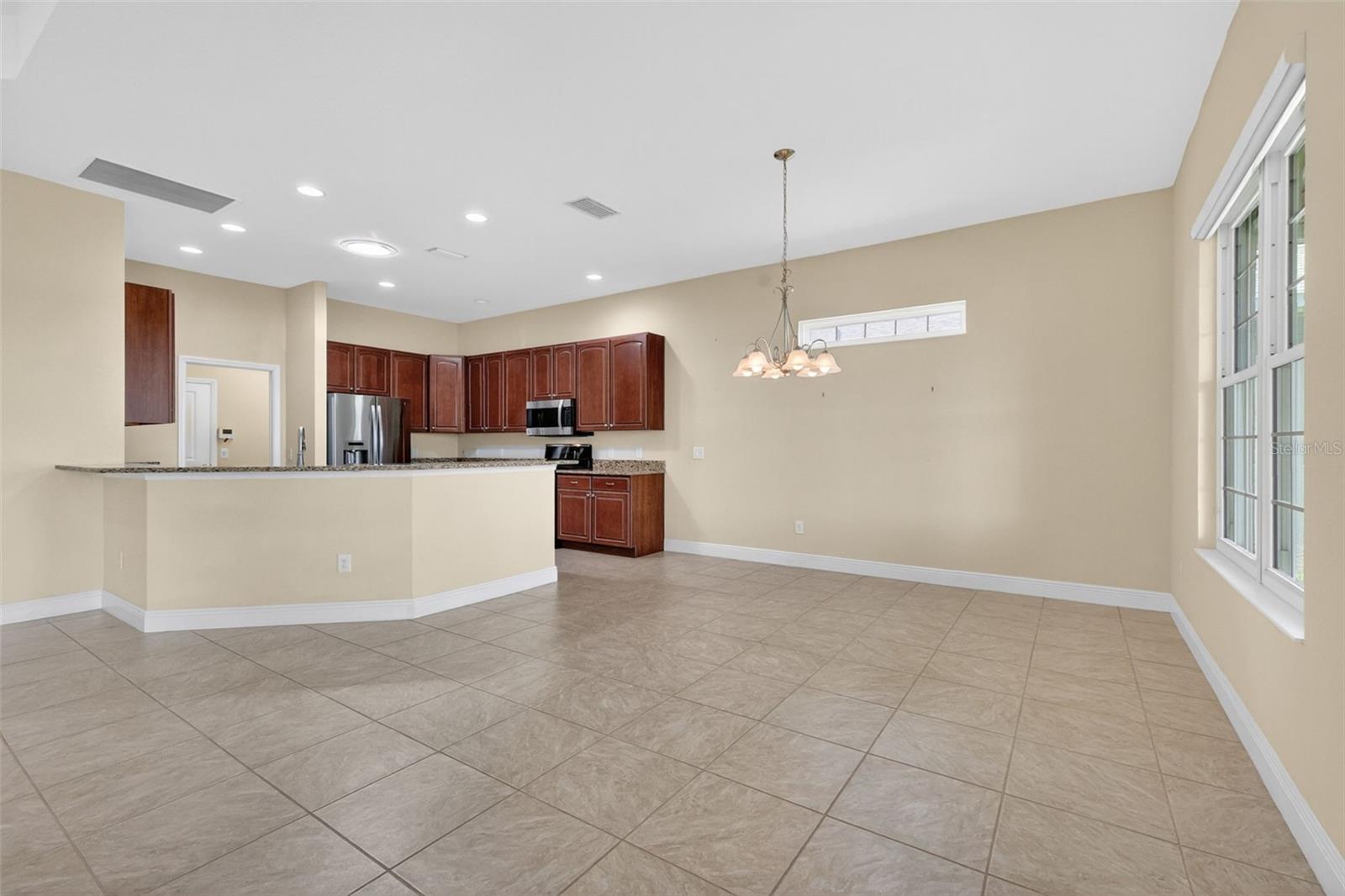 LAKESIDE LANDINGS - Residential