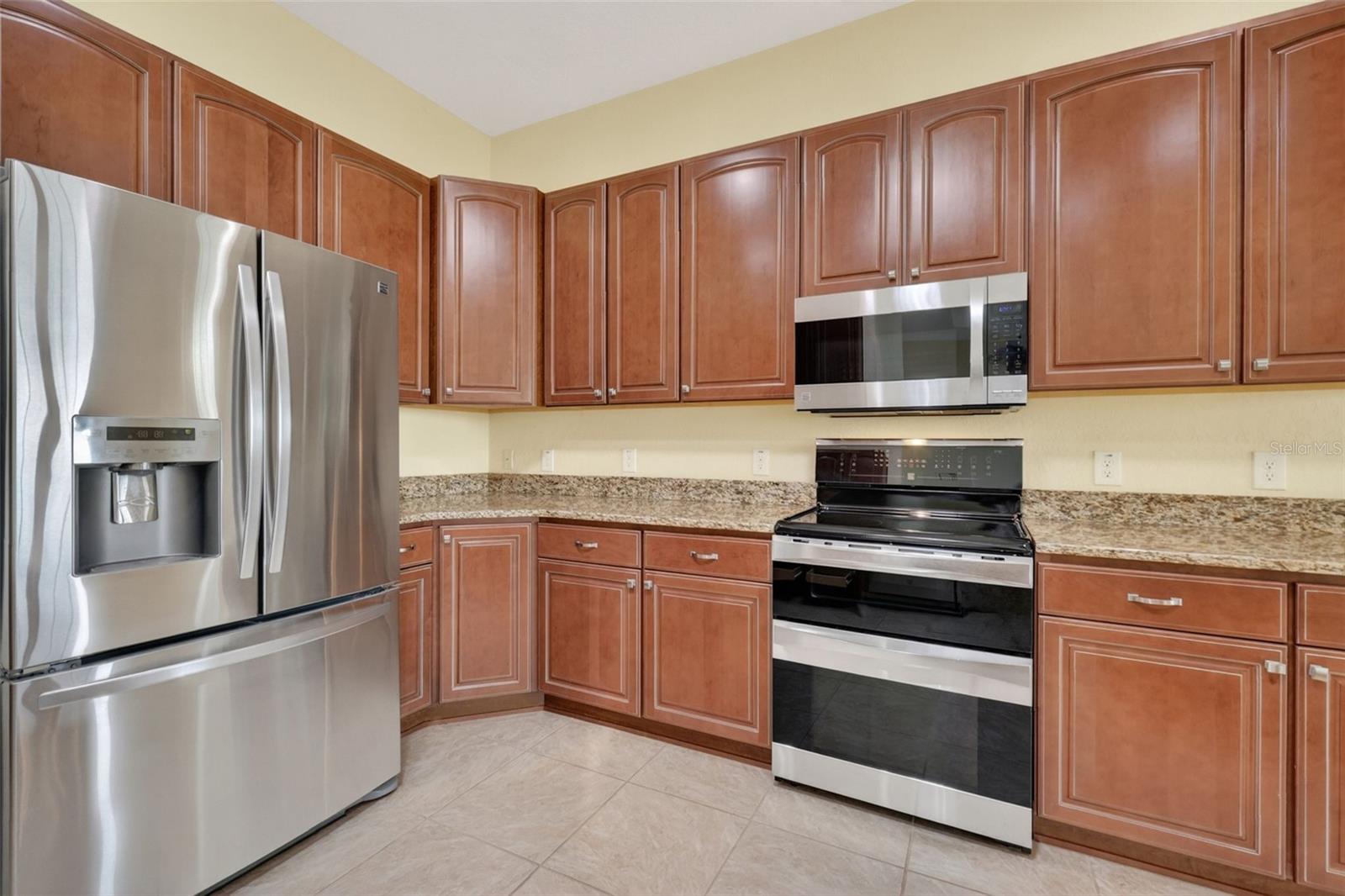 LAKESIDE LANDINGS - Residential