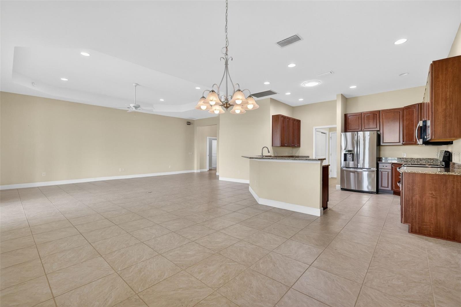 LAKESIDE LANDINGS - Residential