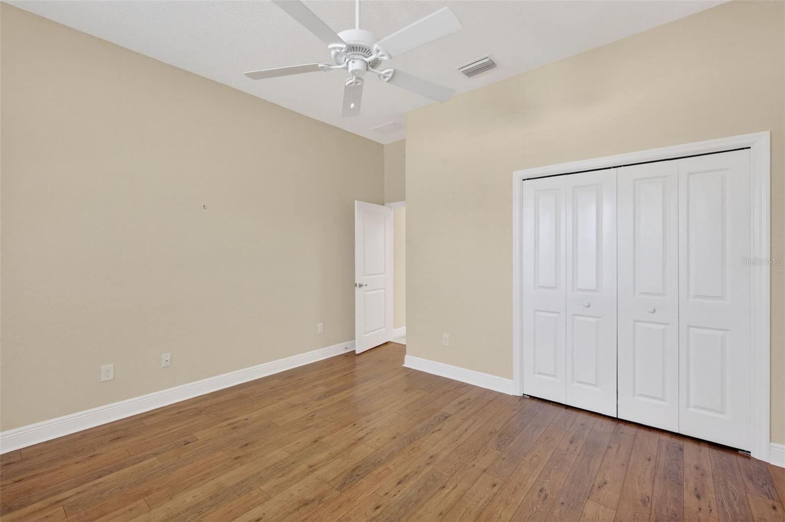 LAKESIDE LANDINGS - Residential