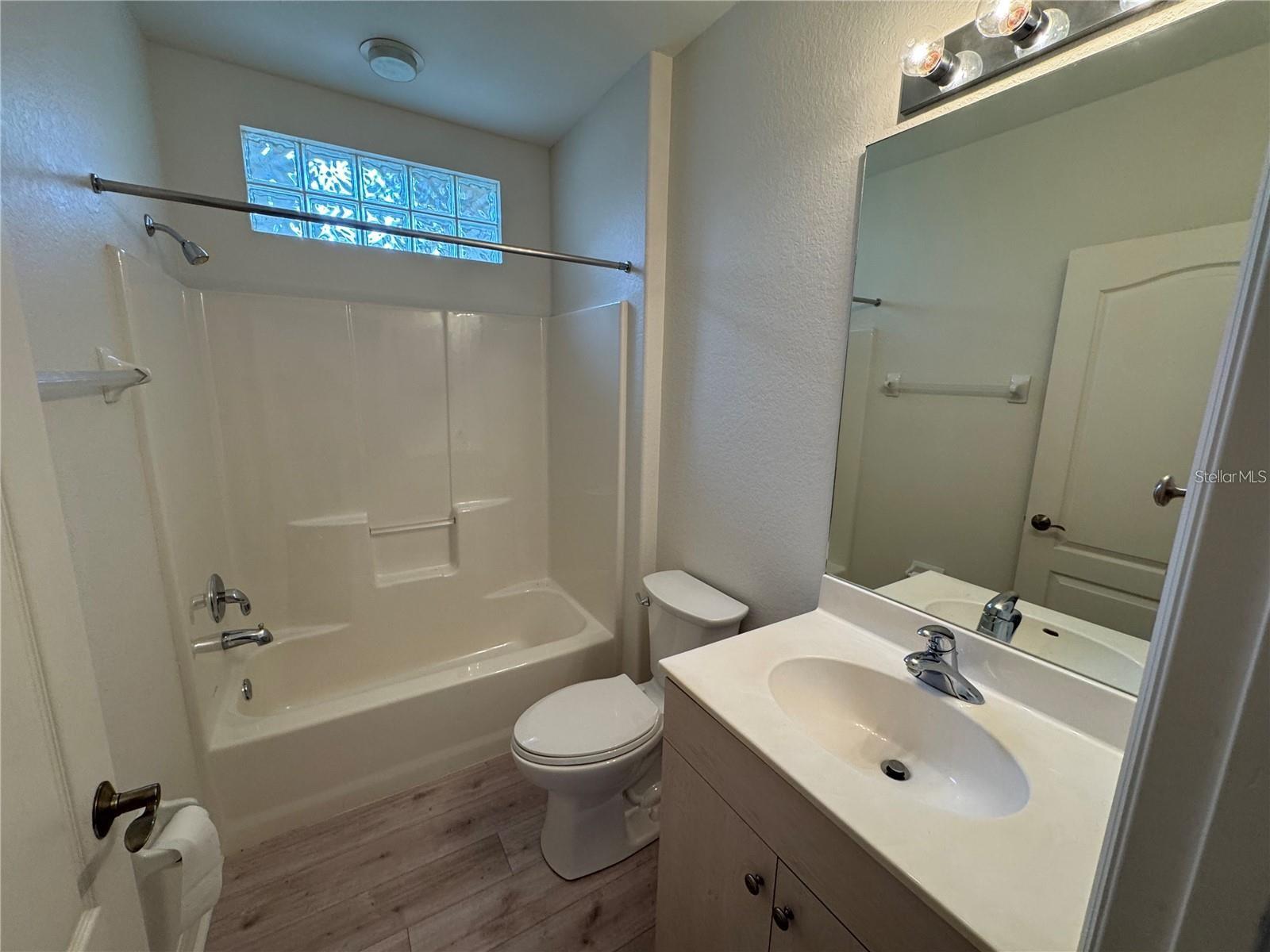 AUBURN WOODS - Residential Lease