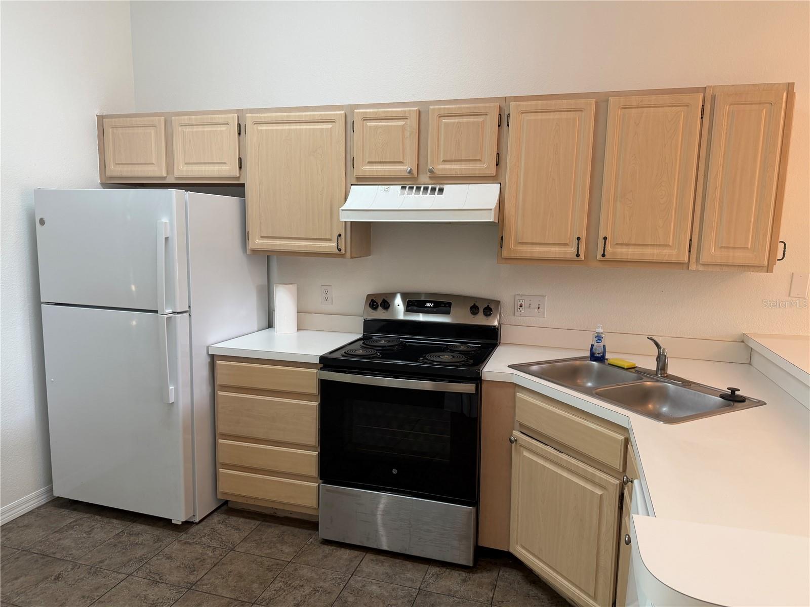 HUNTERS RESERVE 2 A CONDO - Residential Lease