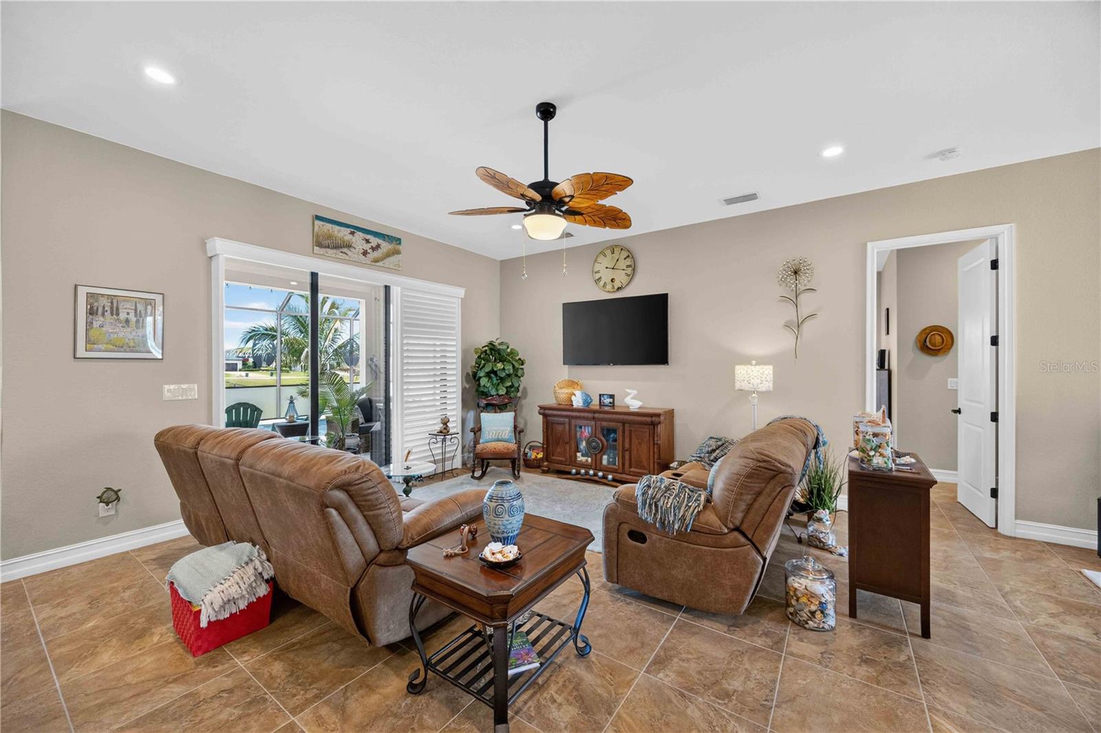 ROTONDA WEST LONG MEADOW - Residential