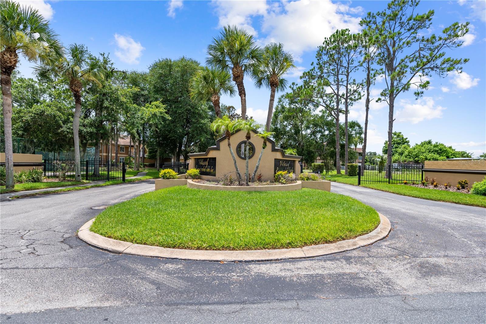 VILLAS OF EMERALD LAKE CONDO PH 4 - Residential
