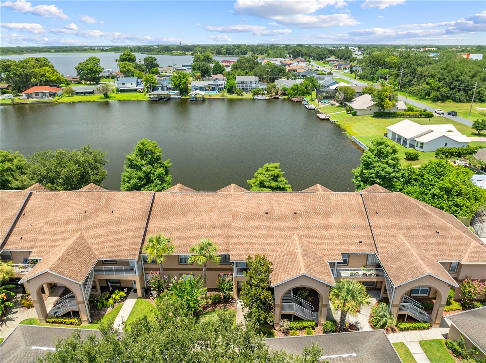 VILLAS OF EMERALD LAKE CONDO PH 4 - Residential