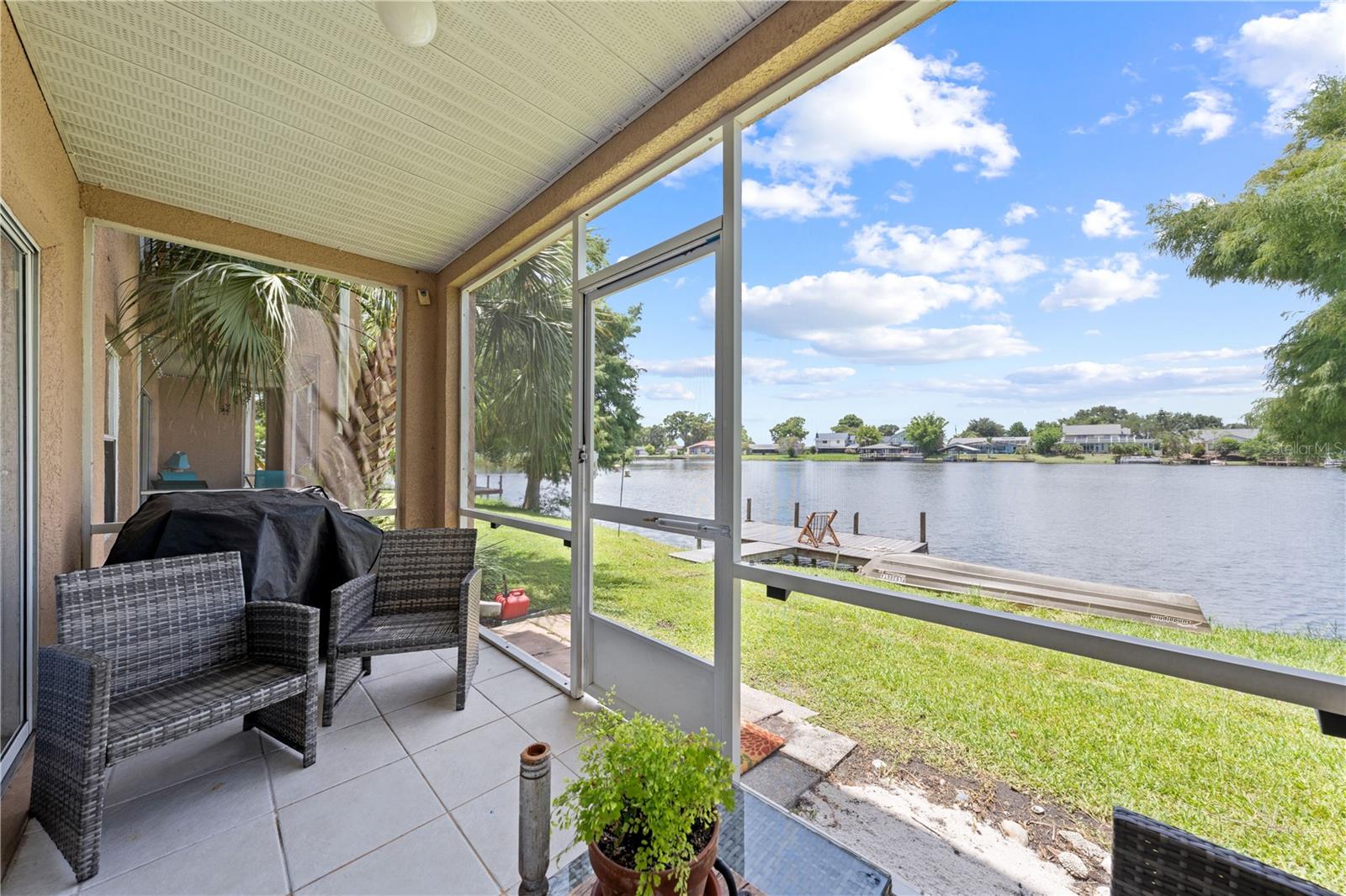 VILLAS OF EMERALD LAKE CONDO PH 4 - Residential