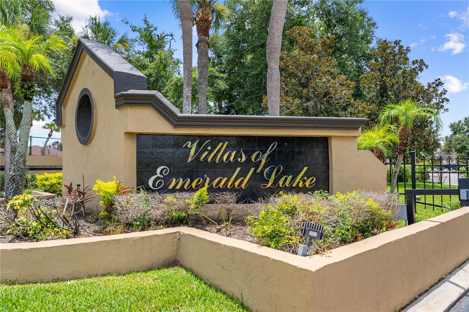 VILLAS OF EMERALD LAKE CONDO PH 4 - Residential