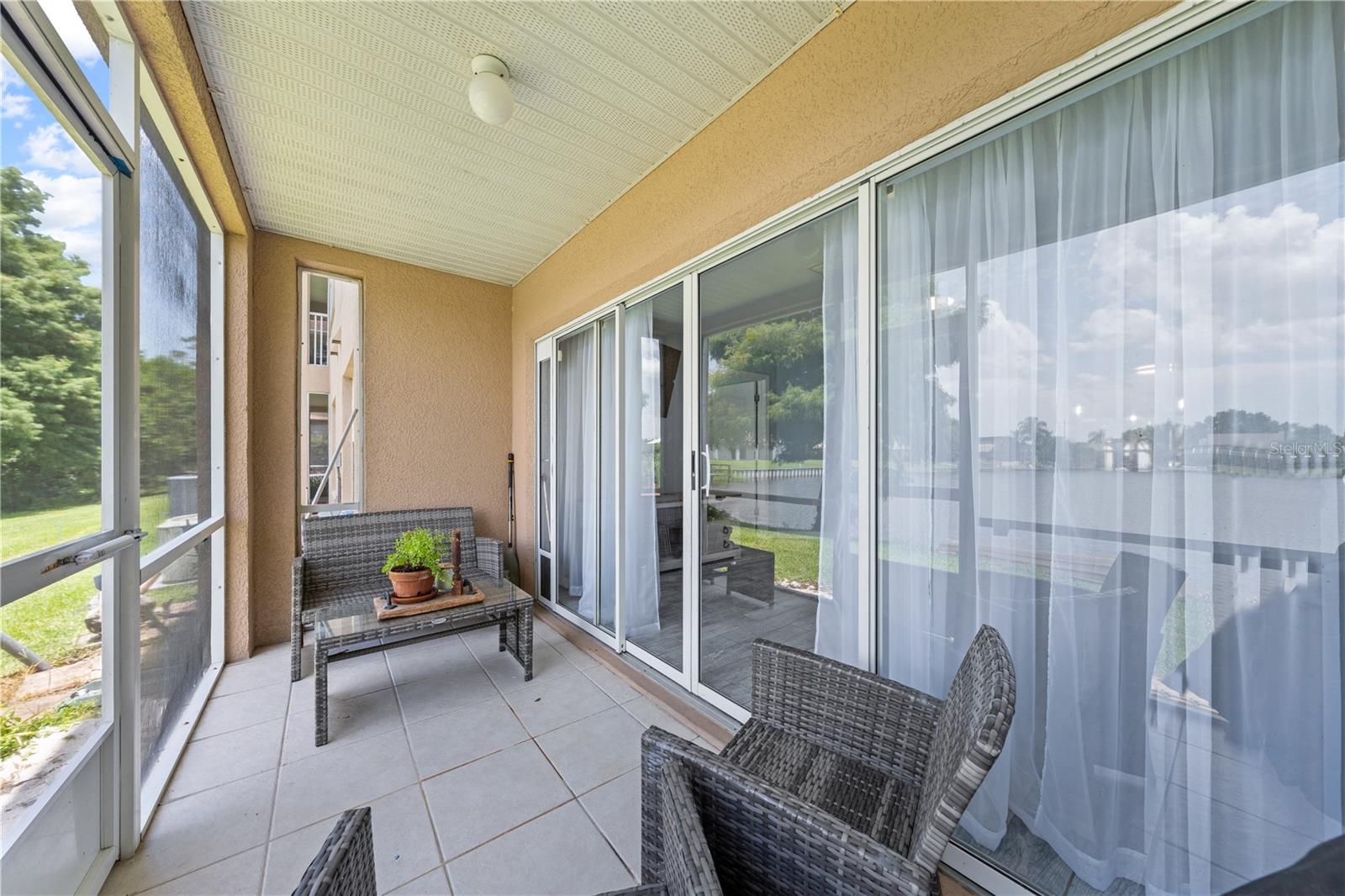 VILLAS OF EMERALD LAKE CONDO PH 4 - Residential
