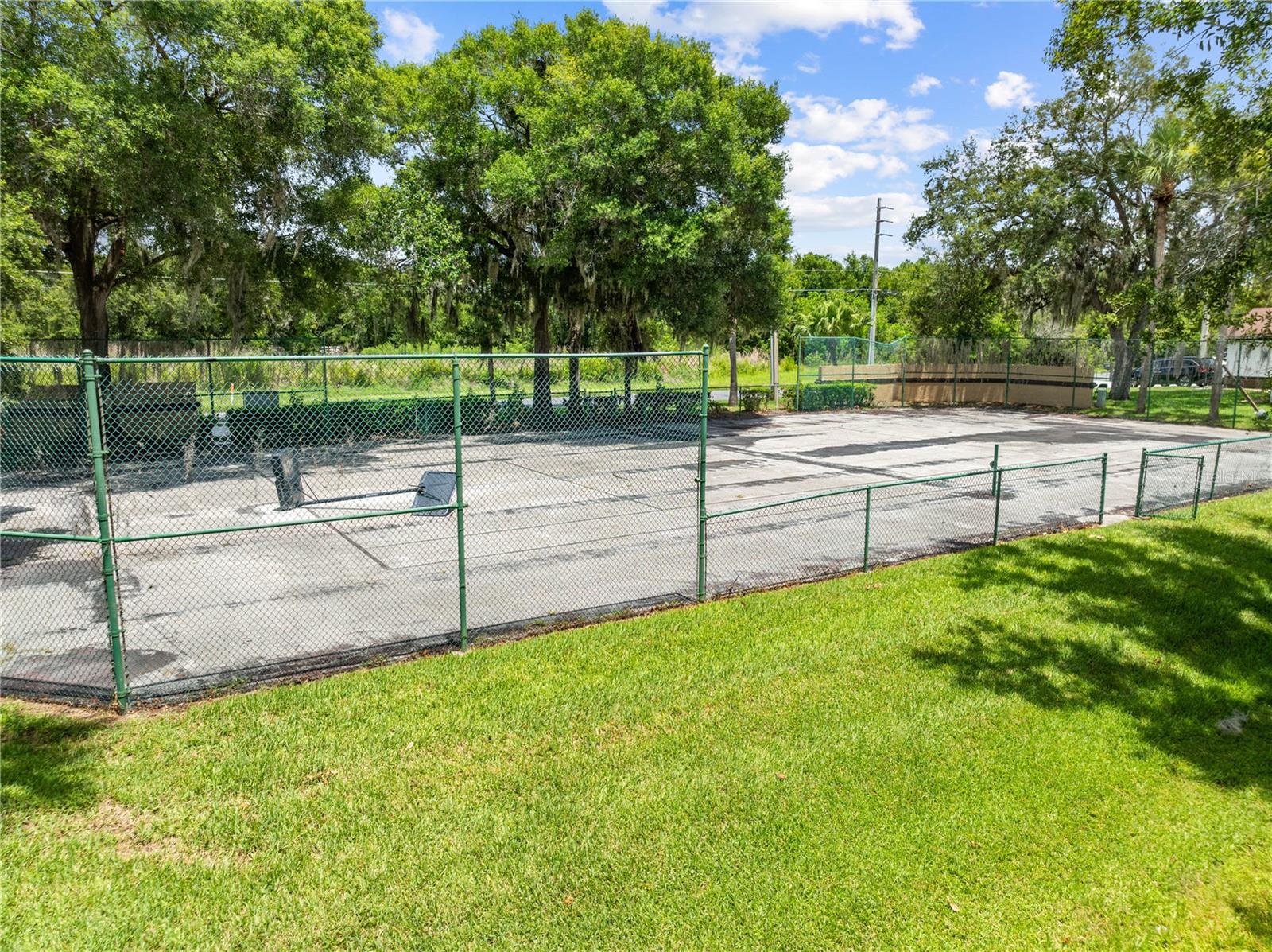 VILLAS OF EMERALD LAKE CONDO PH 4 - Residential
