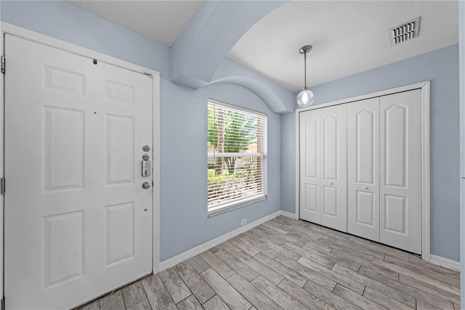 VILLAS OF EMERALD LAKE CONDO PH 4 - Residential