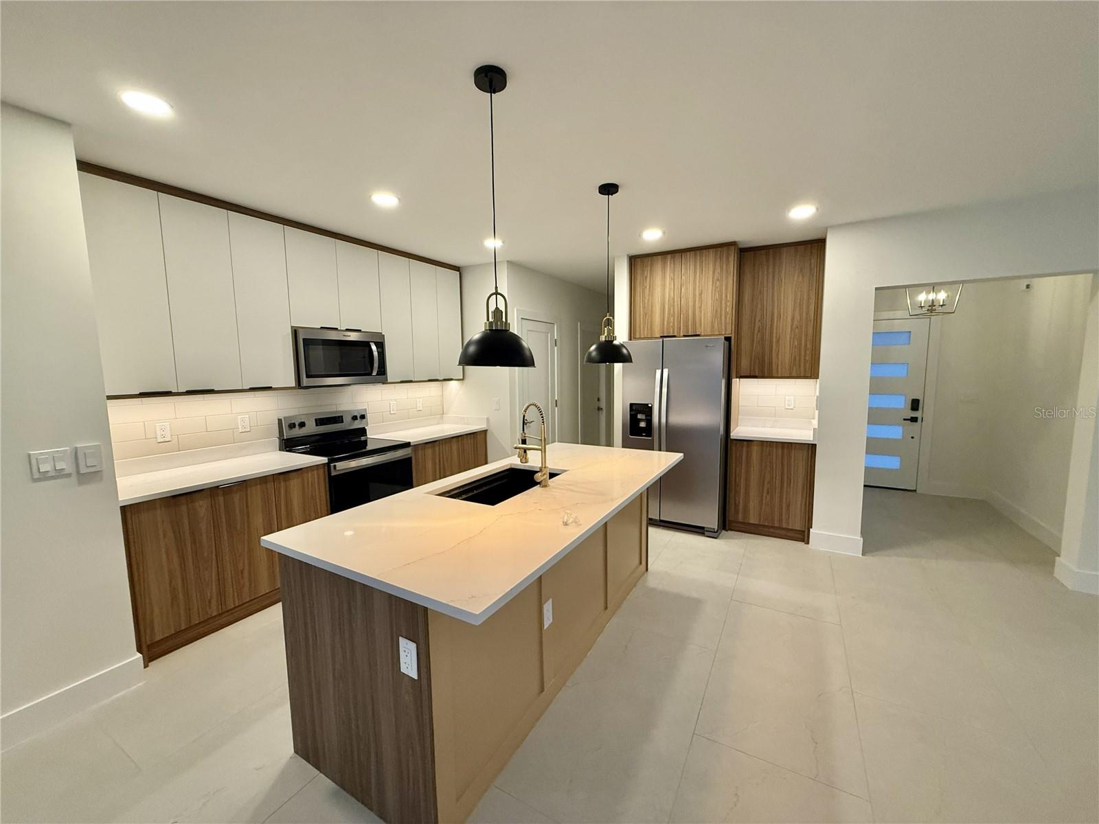 SOUTH VENICE - Residential
