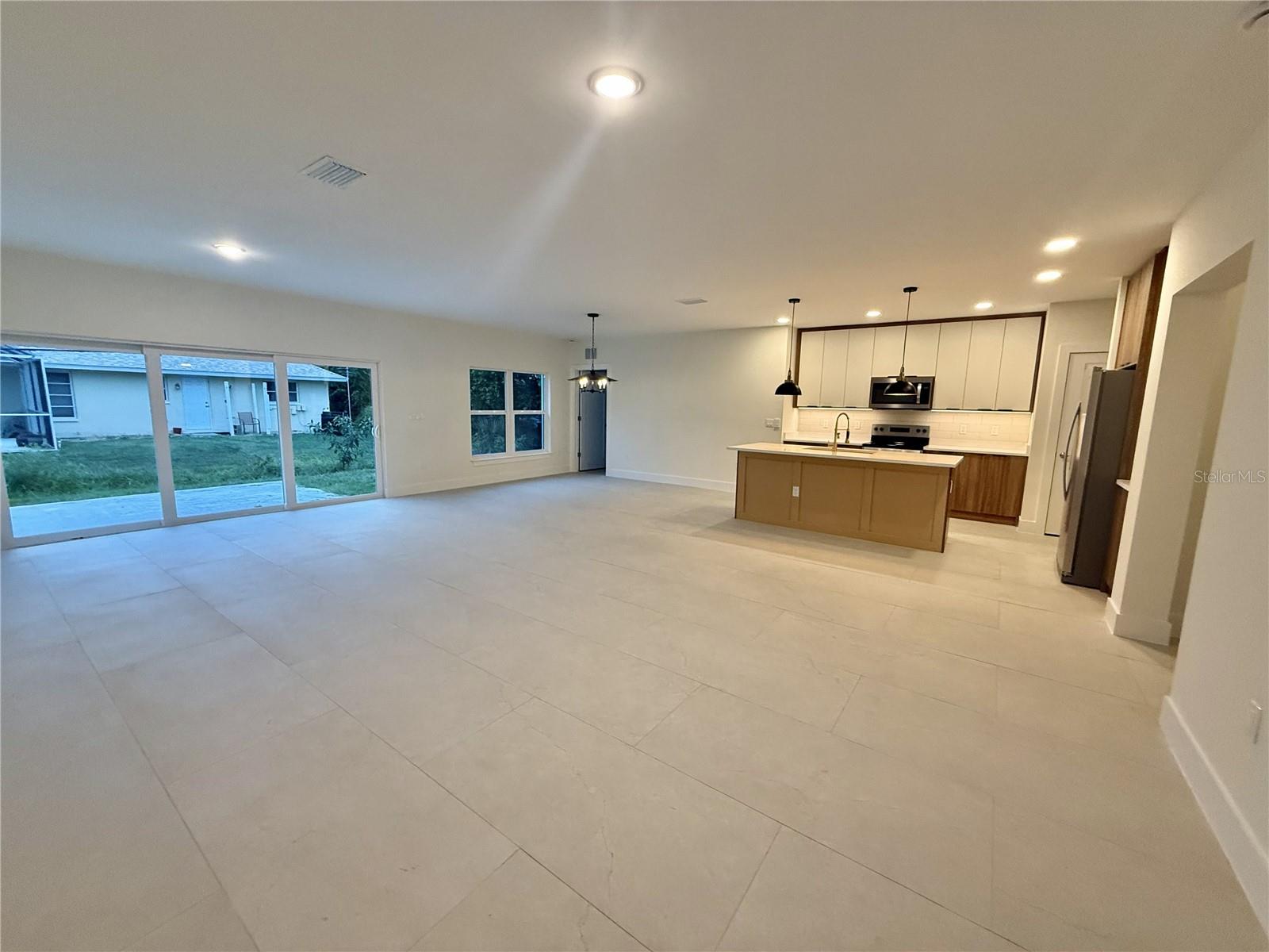 SOUTH VENICE - Residential