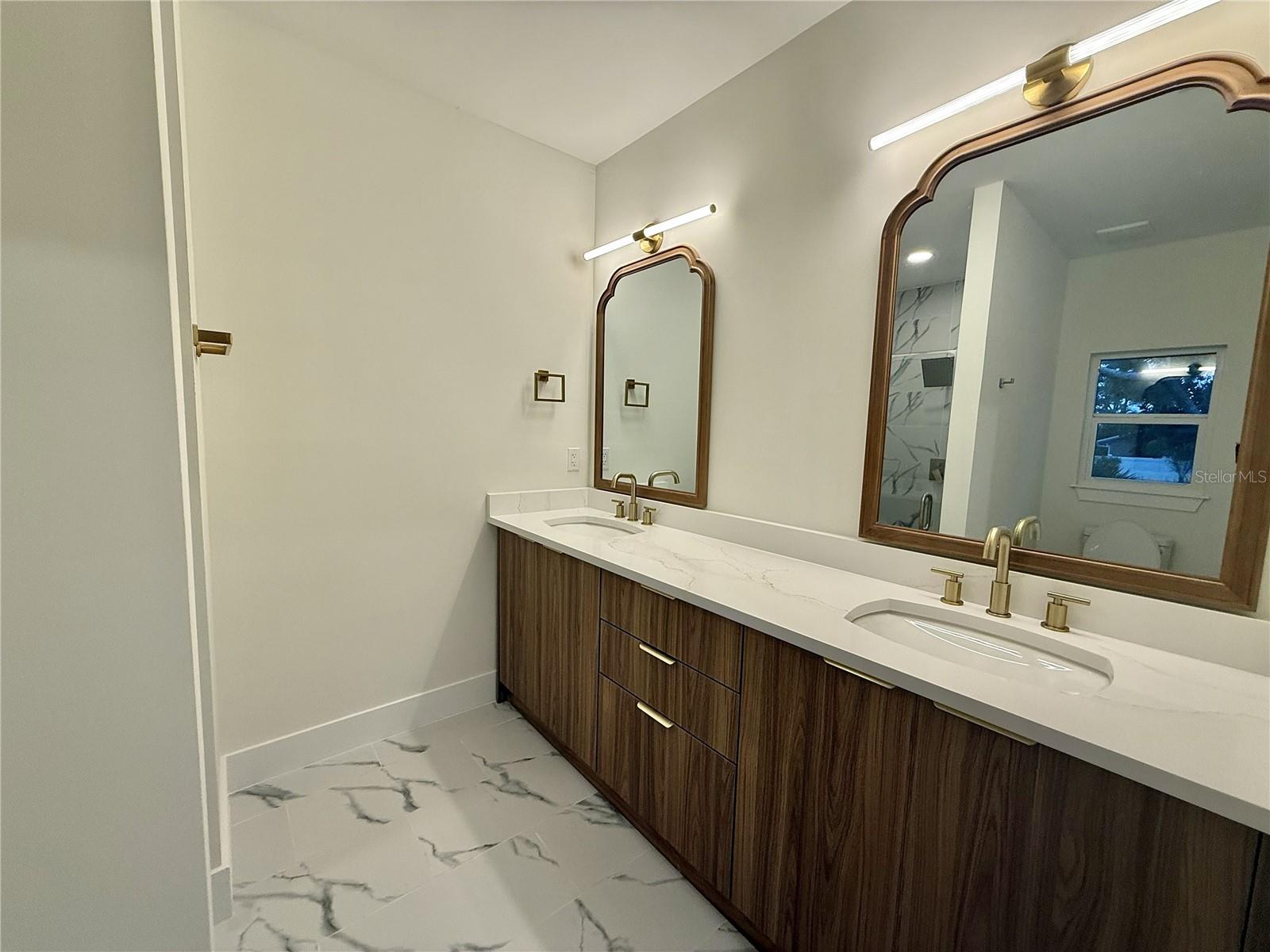 SOUTH VENICE - Residential