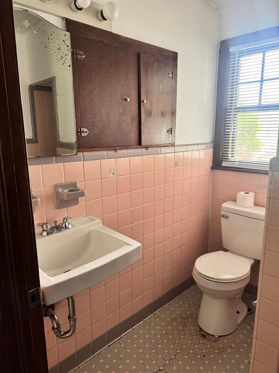 SMITH & DAUGHERTYS ADD - Residential Lease