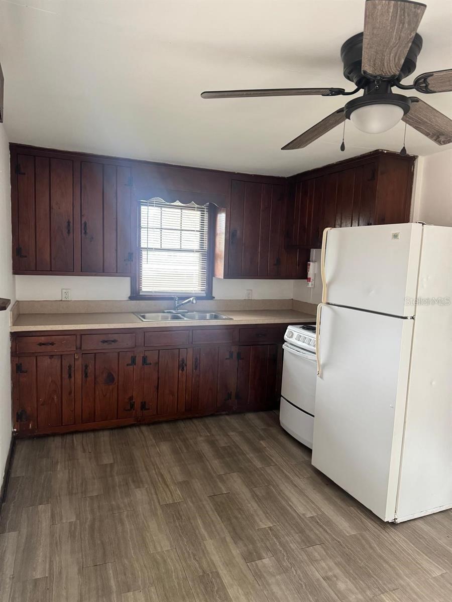SMITH & DAUGHERTYS ADD - Residential Lease